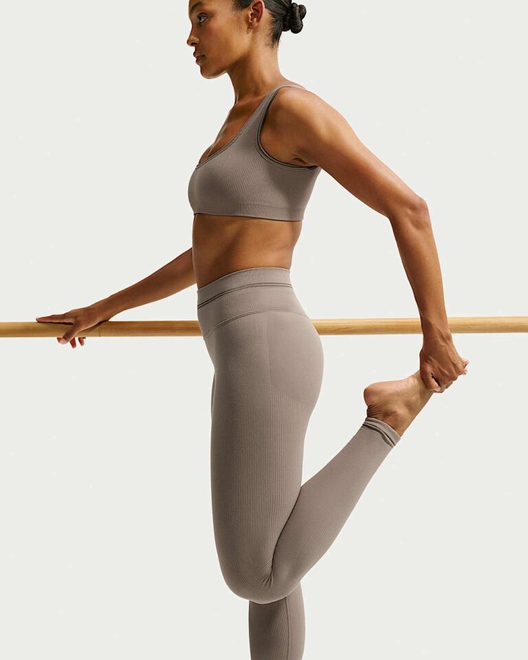 Леггинсы NikeSKIMS Ribbed Seamless High-Waisted 26″ Leggings «Driftwood» Женская