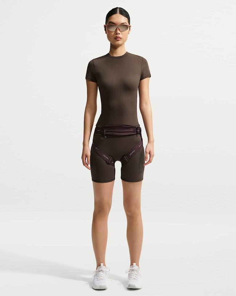 Футболка NikeSKIMS Matte Padded Baby T-Shirt «Dark Sepia» Женская