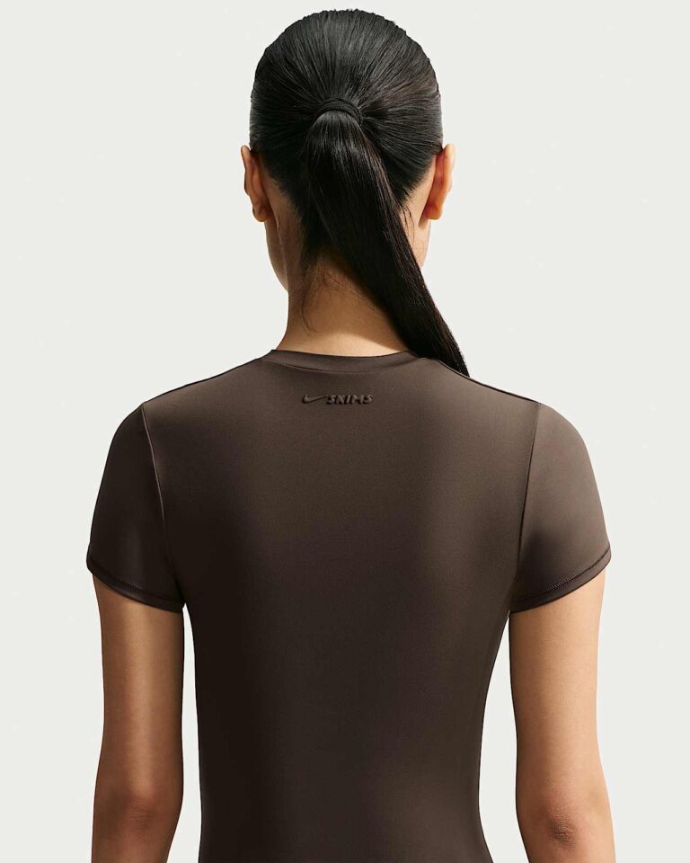 Футболка NikeSKIMS Matte Padded Baby T-Shirt «Dark Sepia» Женская