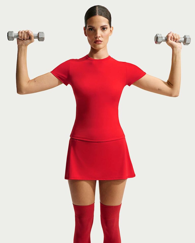 Футболка NikeSKIMS Matte Padded Baby T-Shirt «University Red» Женская