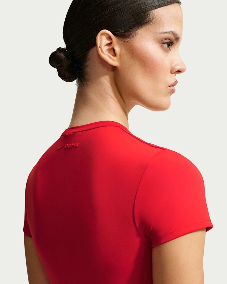 Футболка NikeSKIMS Matte Padded Baby T-Shirt «University Red» Женская