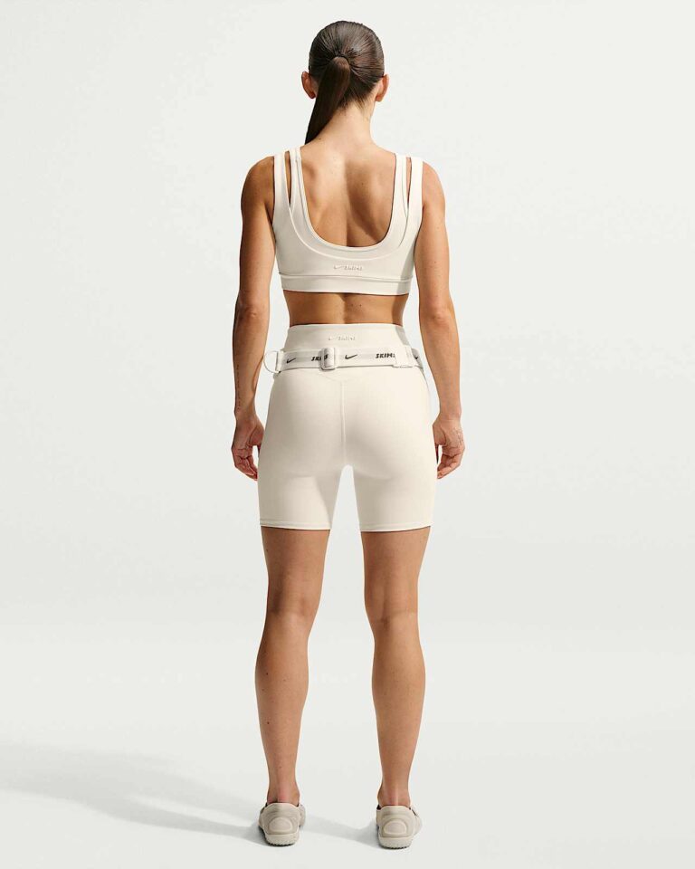 Велосипедки NikeSKIMS Matte High-Waisted 5″ Biker Shorts «Actv Ivory» Женская