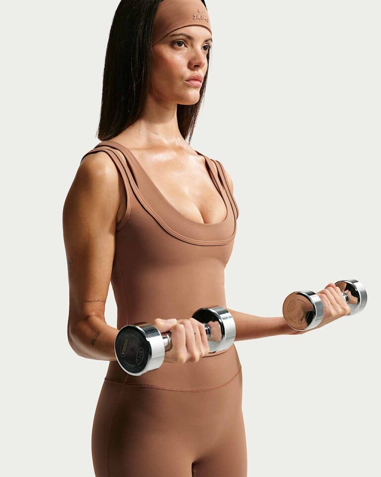 Майка NikeSKIMS Matte Double-Strap Scoop Tank Top «Carob Brown» Женская