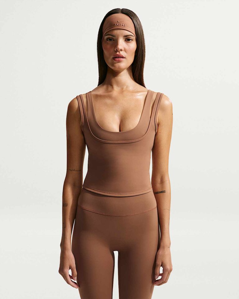 Майка NikeSKIMS Matte Double-Strap Scoop Tank Top «Carob Brown» Женская