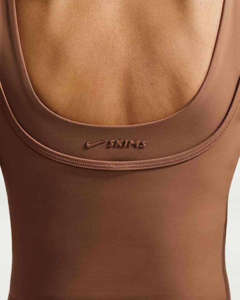Майка NikeSKIMS Matte Double-Strap Scoop Tank Top «Carob Brown» Женская