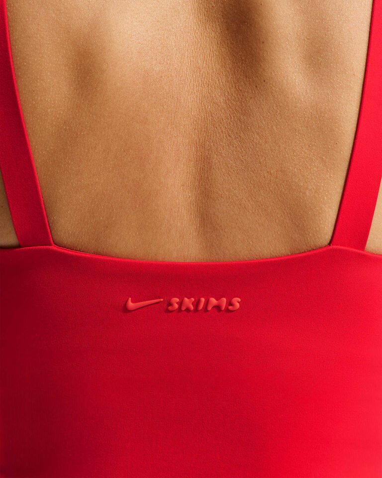 Майка NikeSKIMS Matte Square-Neck Tank «University Red» Женская