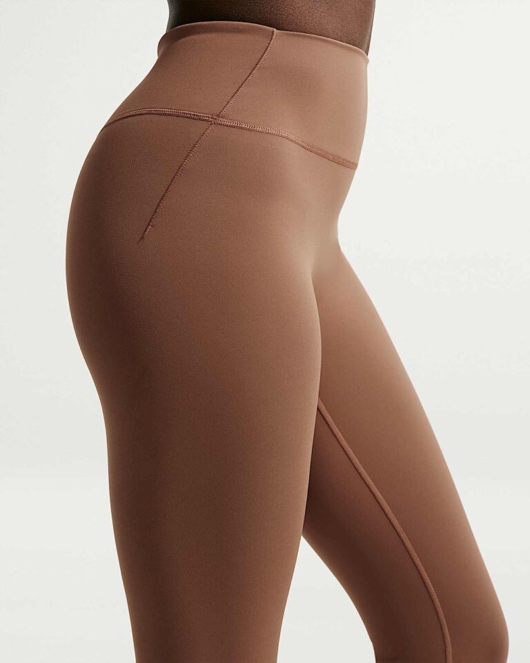 Леггинсы NikeSKIMS Matte High-Waisted 26″ Leggings «Carob Brown» Женская