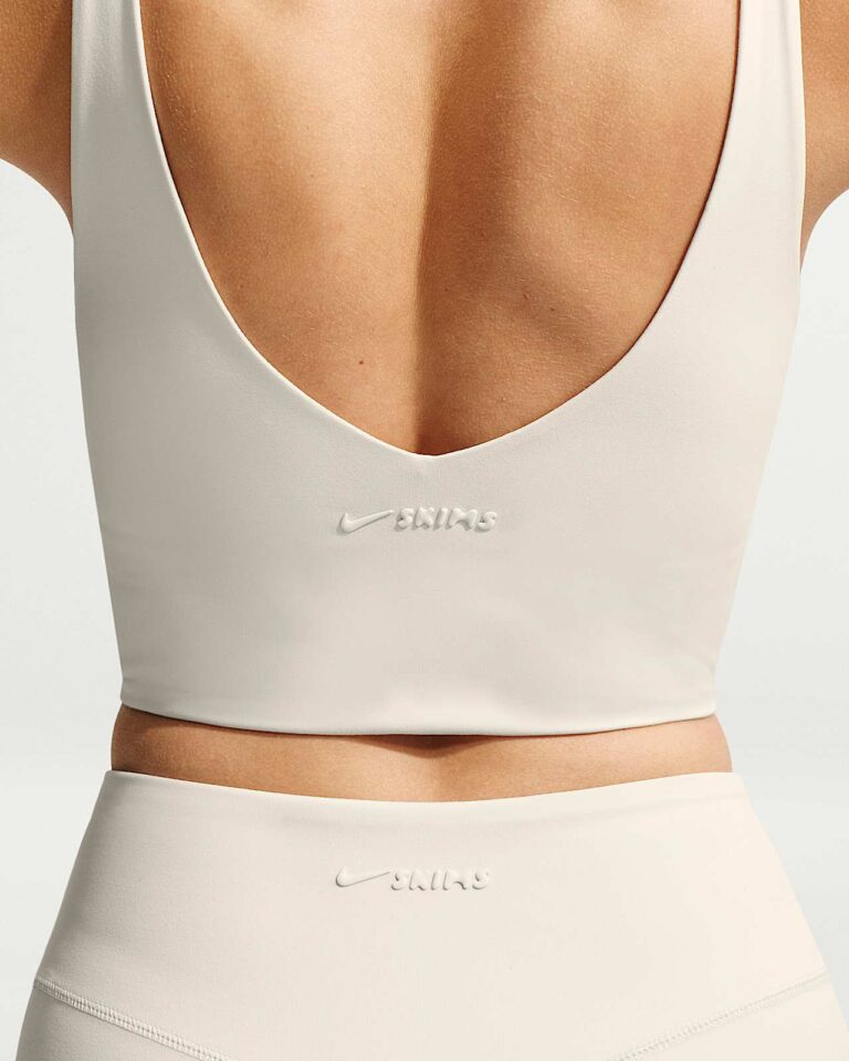 Топ NikeSKIMS Matte V-Neck Long-Line Bra «Actv Ivory» Женская