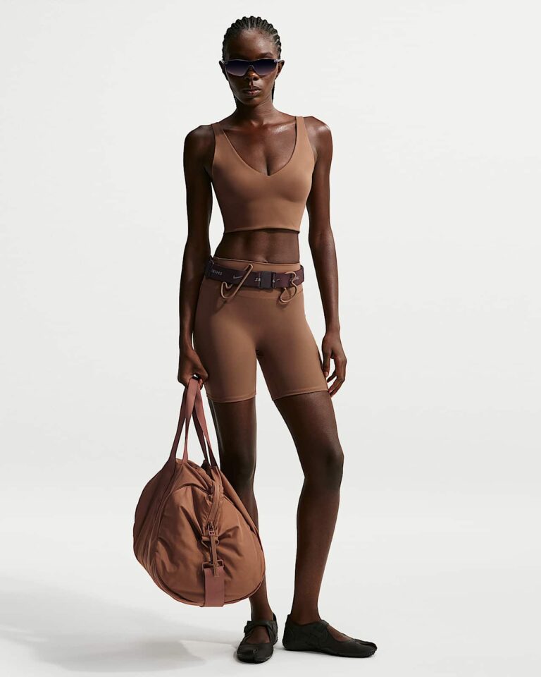 Топ NikeSKIMS Matte V-Neck Long-Line Bra «Carob Brown» Женская