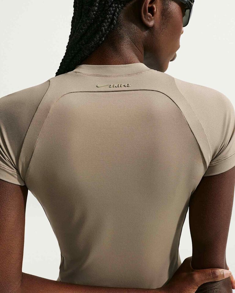 Футболка NikeSKIMS Airy Baby T-Shirt «Driftwood» Женская