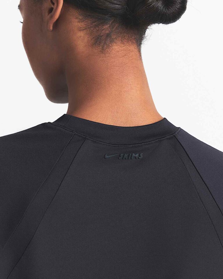 Футболка NikeSKIMS Airy Oversized T-Shirt «Obsidian» Женская