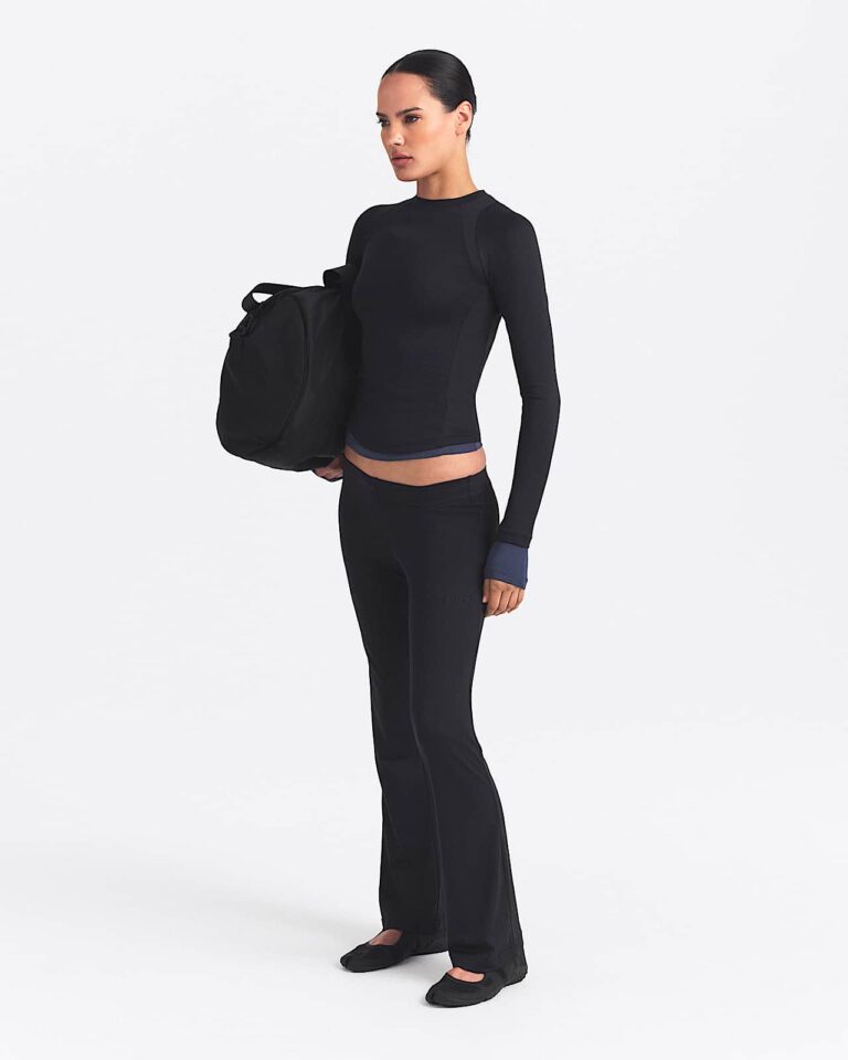 Брюки NikeSKIMS Airy Low-Rise Mini Flare Pant «Obsidian» Женская