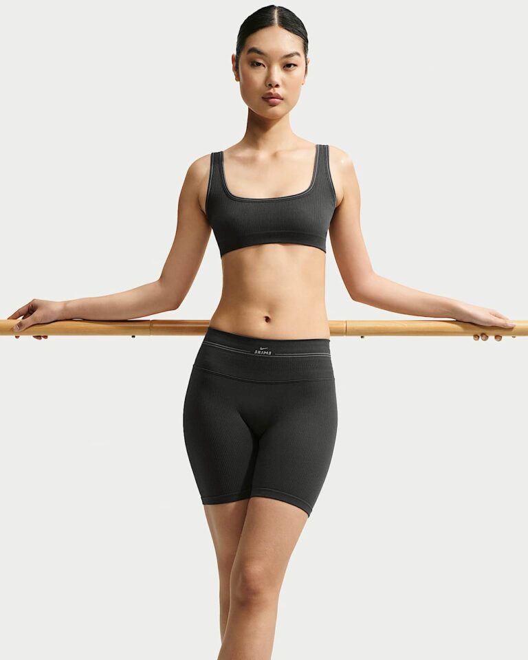 Топ NikeSKIMS Ribbed Seamless Micro-Scoop Bra «Obsidian/Armor» Женская