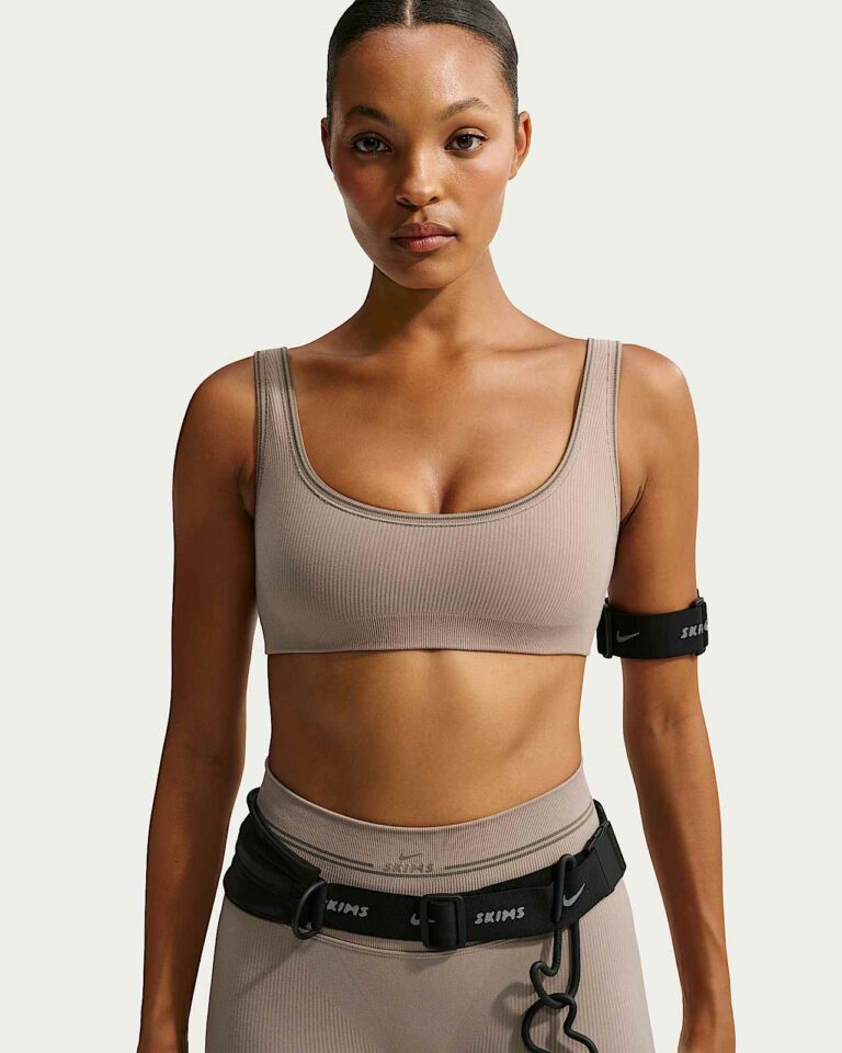 Топ NikeSKIMS Ribbed Seamless Micro-Scoop Bra «Driftwood» Женская