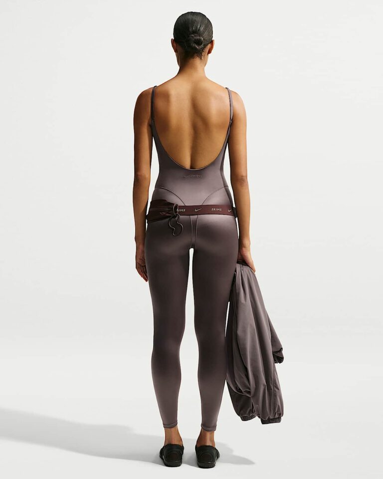 Боди NikeSKIMS Satin Shine Cami Bodysuit «Resin» Женская