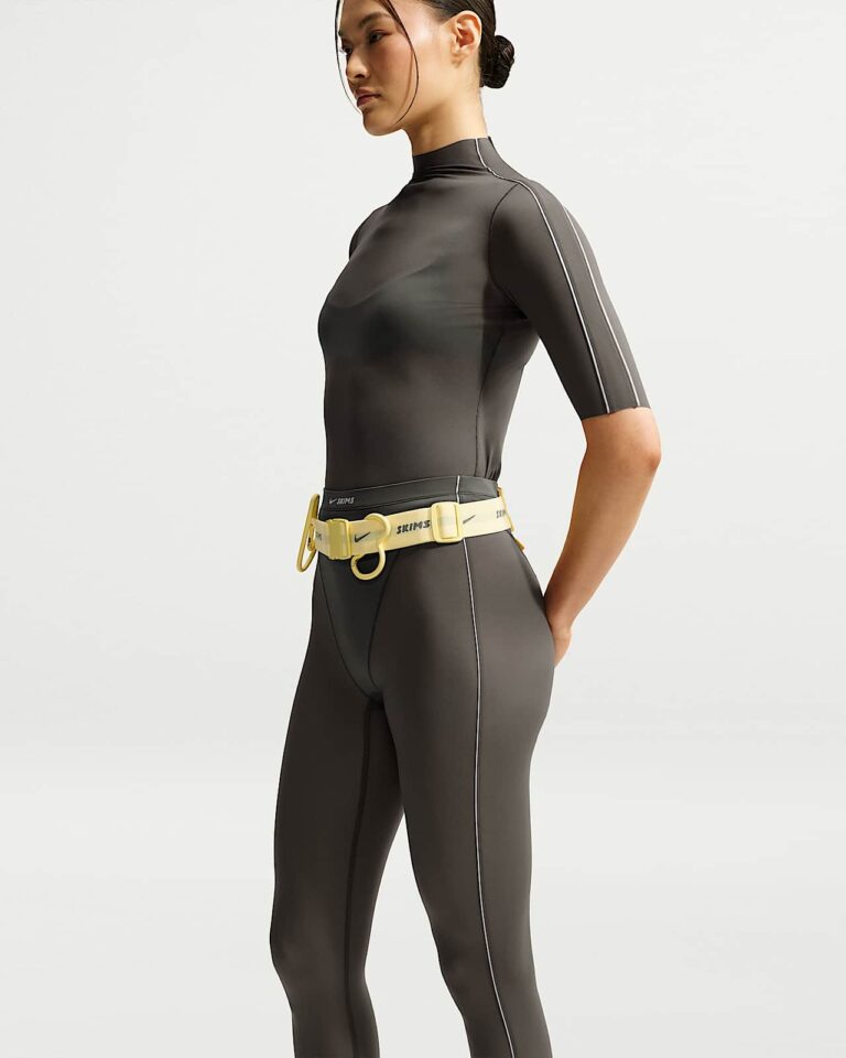 Леггинсы NikeSKIMS Weightless High-Waisted V-Panel Leggings «Boulder» Женская
