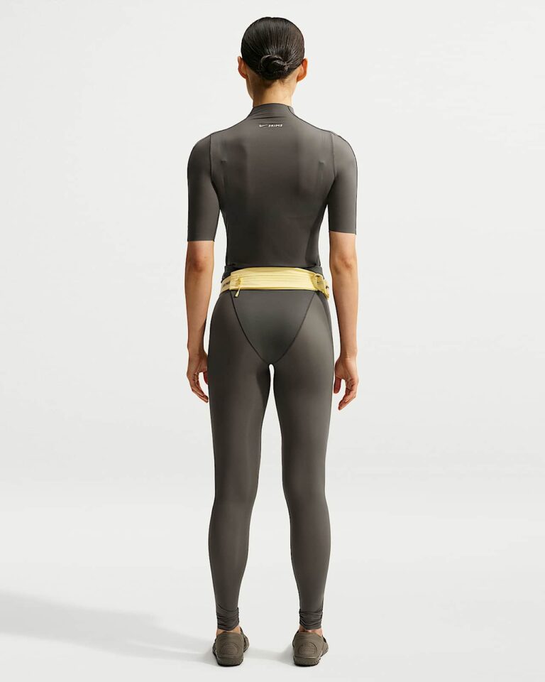 Леггинсы NikeSKIMS Weightless High-Waisted V-Panel Leggings «Boulder» Женская