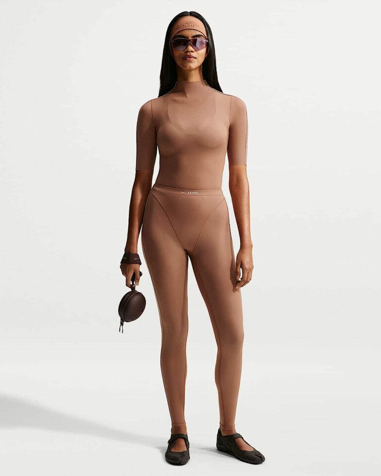 Леггинсы NikeSKIMS Weightless High-Waisted V-Panel Leggings «Carob Brown» Женская