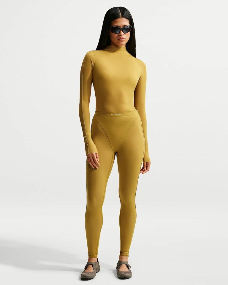 Леггинсы NikeSKIMS Weightless High-Waisted V-Panel Leggings «Ochre» Женская