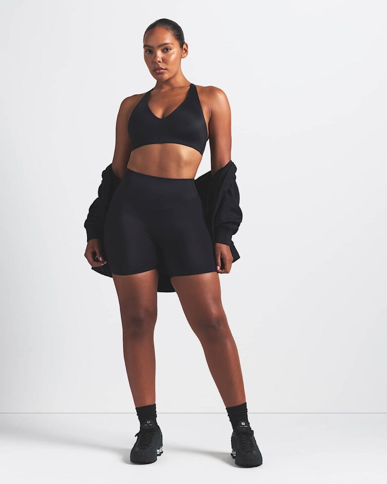 Велосипедки NikeSKIMS Satin Shine High-Waisted 5″ Biker Shorts «Obsidian» Женская