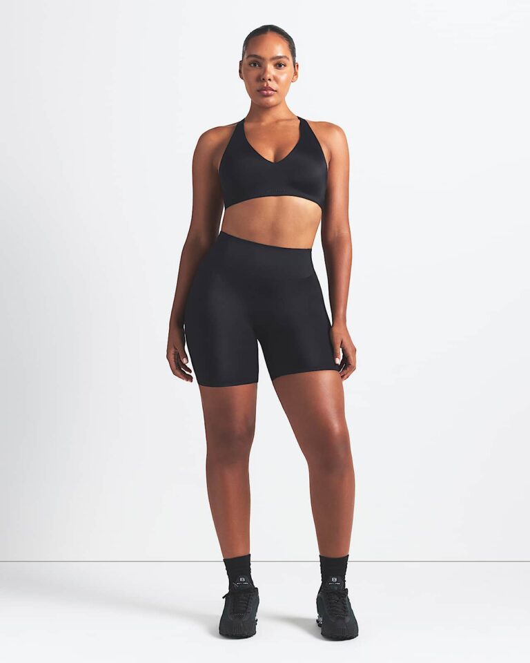 Велосипедки NikeSKIMS Satin Shine High-Waisted 5″ Biker Shorts «Obsidian» Женская