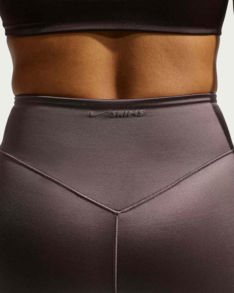 Велосипедки NikeSKIMS Satin Shine High-Waisted 5″ Biker Shorts «Resin» Женская