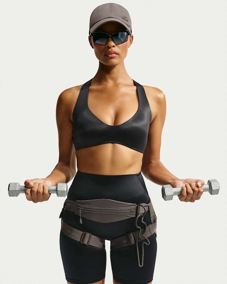 Топ NikeSKIMS Satin Shine Plunge Bra «Obsidian» Женская