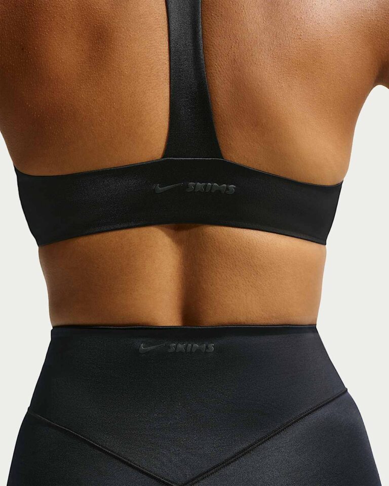 Топ NikeSKIMS Satin Shine Plunge Bra «Obsidian» Женская