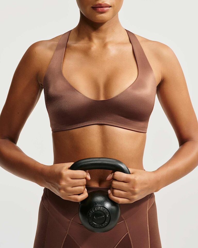 Топ NikeSKIMS Satin Shine Plunge Bra «Carob Brown» Женская