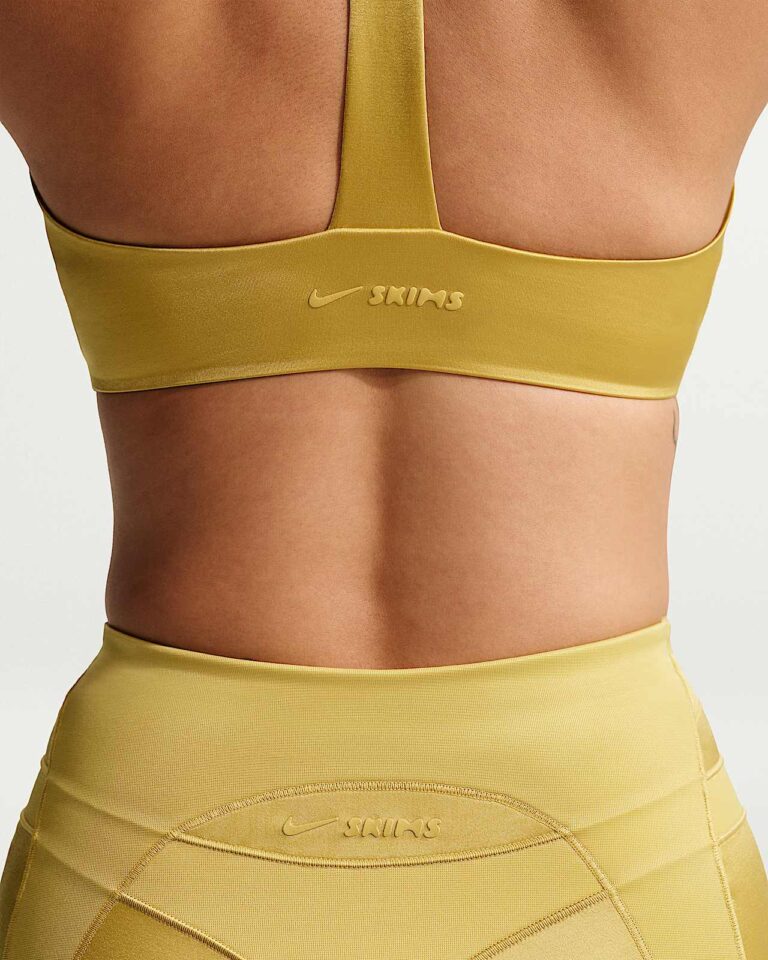 Топ NikeSKIMS Satin Shine Plunge Bra «Citrine» Женская