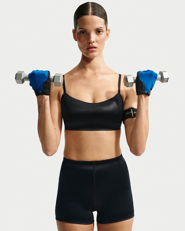 Топ NikeSKIMS Satin Shine Scoop Cami Bra «Obsidian» Женская