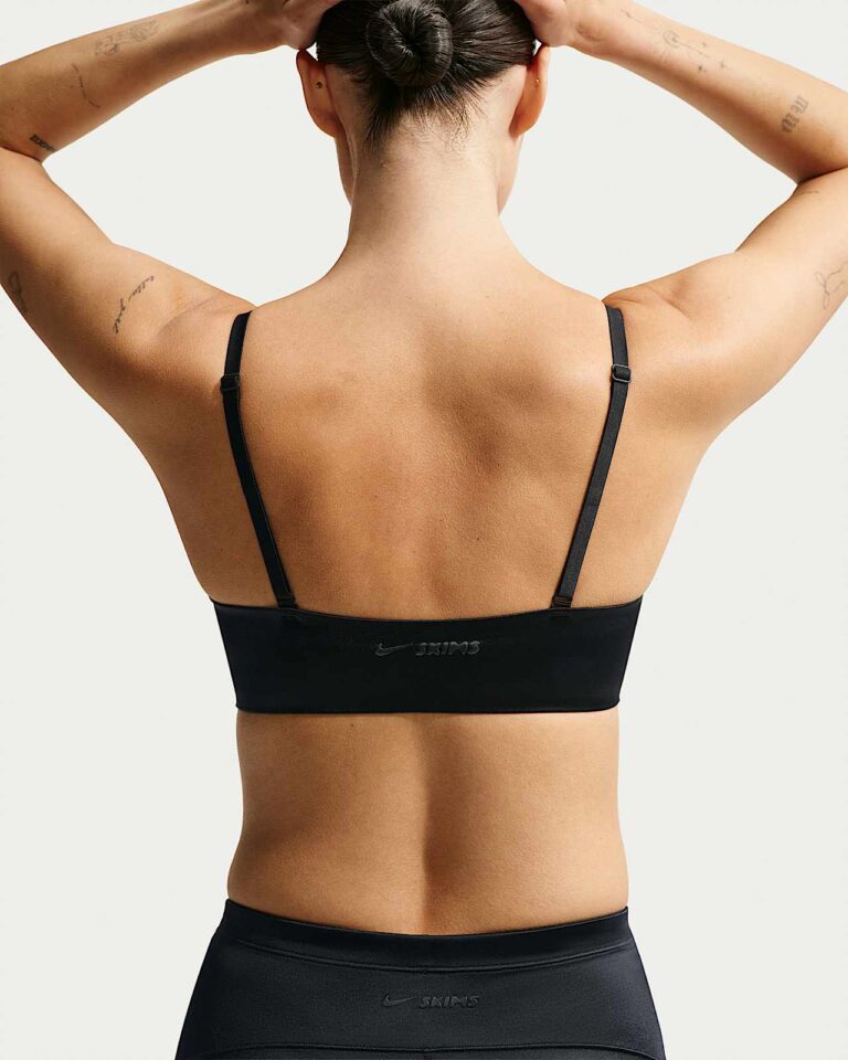 Топ NikeSKIMS Satin Shine Scoop Cami Bra «Obsidian» Женская