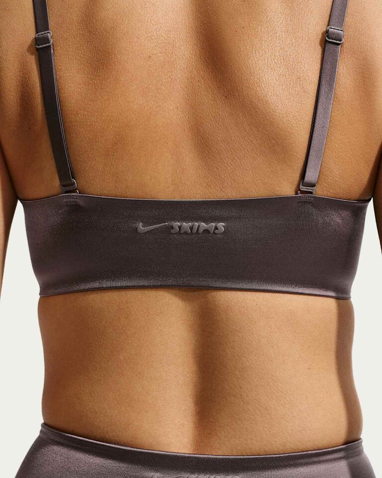 Топ NikeSKIMS Satin Shine Scoop Cami Bra «Resin» Женская