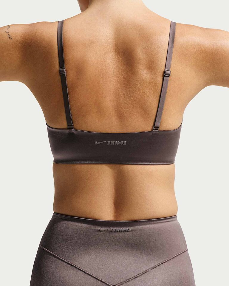 Топ NikeSKIMS Satin Shine Scoop Cami Bra «Resin» Женская