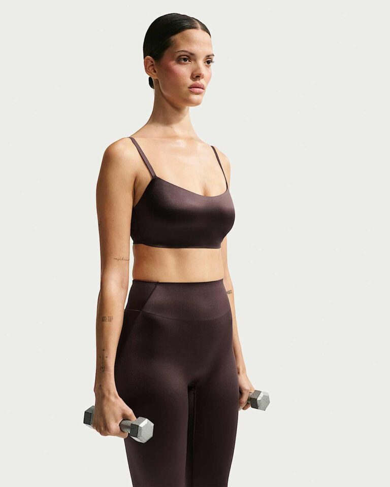 Топ NikeSKIMS Satin Shine Scoop Cami Bra «Phoenix» Женская