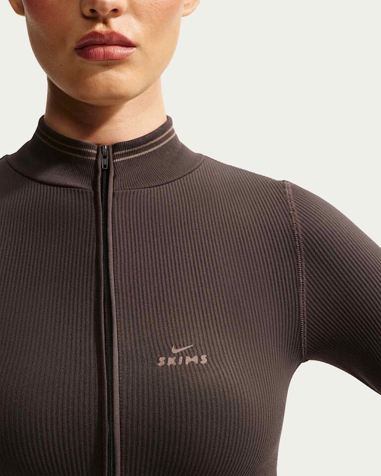 Куртка NikeSKIMS Ribbed Seamless Cropped Full-Zip Jacket «Phoenix/Truffle» Женская