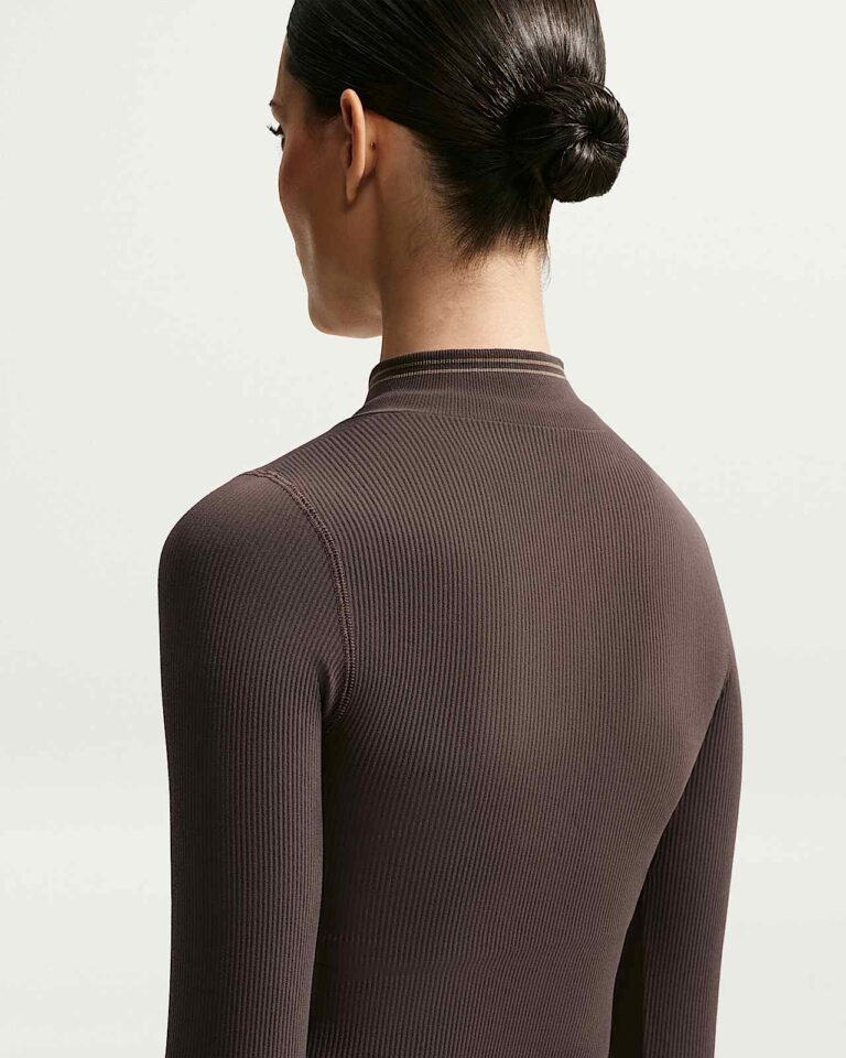 Куртка NikeSKIMS Ribbed Seamless Cropped Full-Zip Jacket «Phoenix/Truffle» Женская