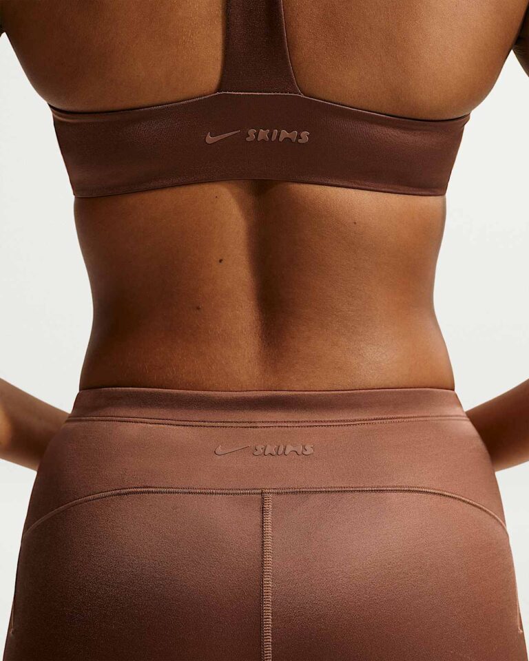 Шорты NikeSKIMS Satin Shine Mid-Rise 2″ Boyshorts with Drawcord «Carob Brown» Женская
