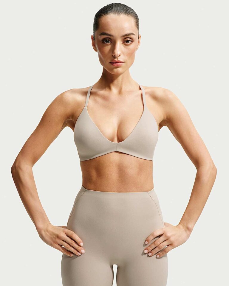 Топ NikeSKIMS Studio Stretch Triangle Sports Bra «Linen» Женская