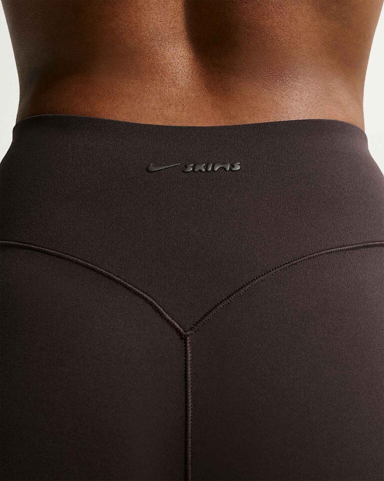 Шорты NikeSKIMS Studio Stretch 5″ Shorts «Dark Roast» Женская