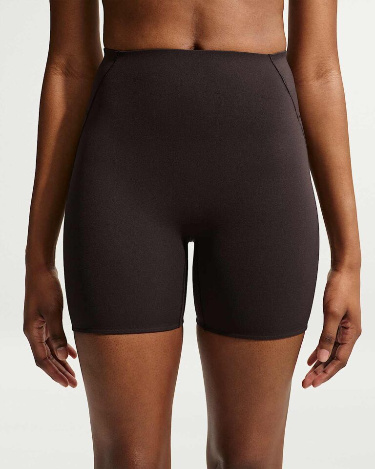 Шорты NikeSKIMS Studio Stretch 5″ Shorts «Dark Roast» Женская