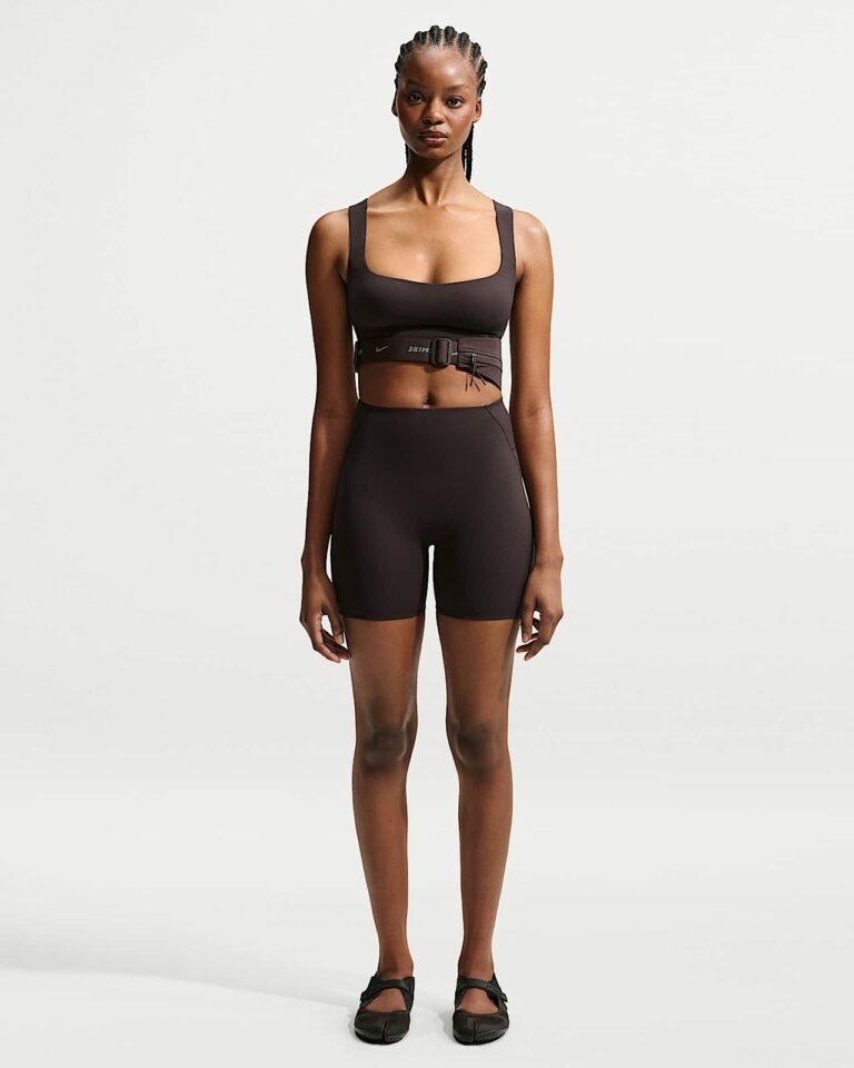 Шорты NikeSKIMS Studio Stretch 5″ Shorts «Dark Roast» Женская