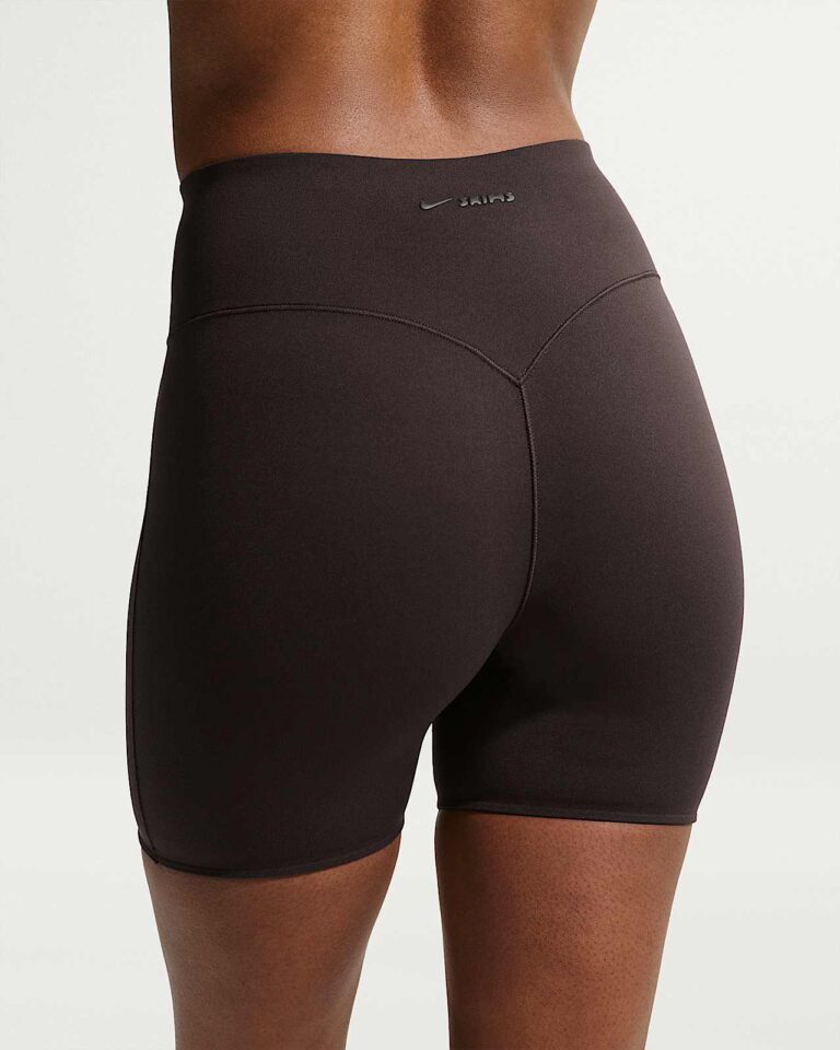 Шорты NikeSKIMS Studio Stretch 5″ Shorts «Dark Roast» Женская
