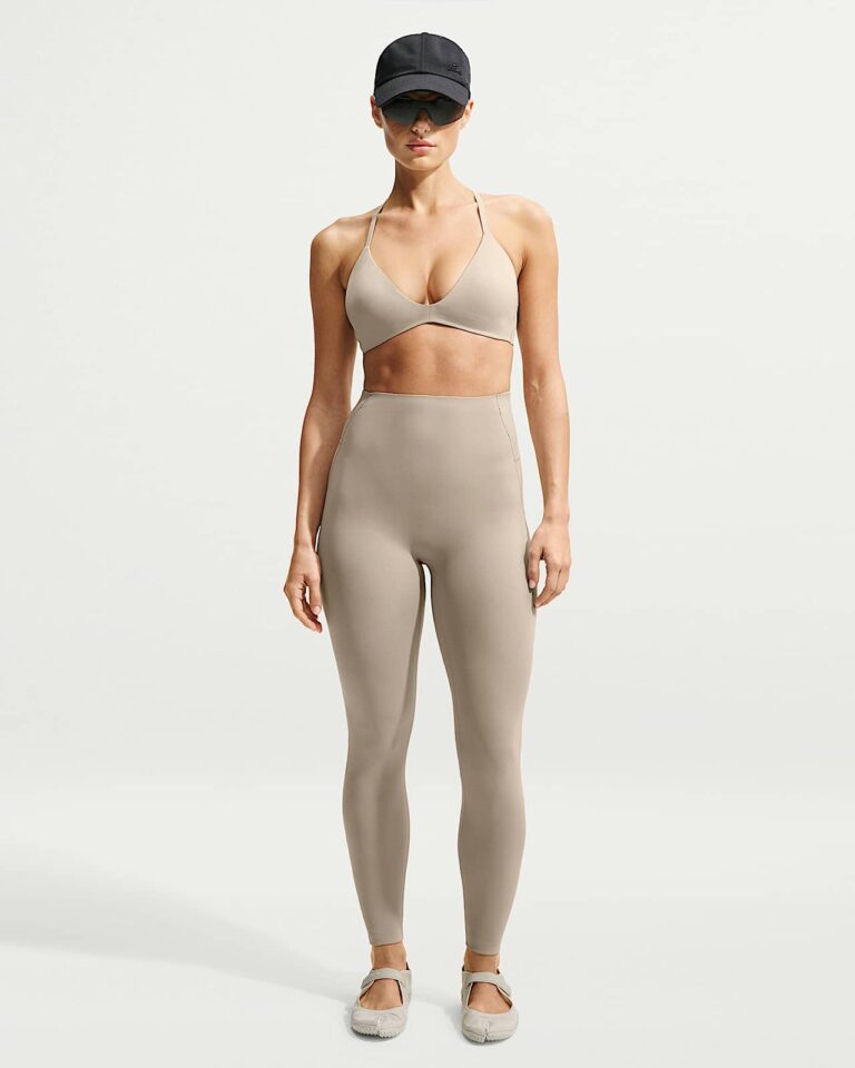 Леггинсы NikeSKIMS Studio Stretch 26″ Leggings «Linen» Женская