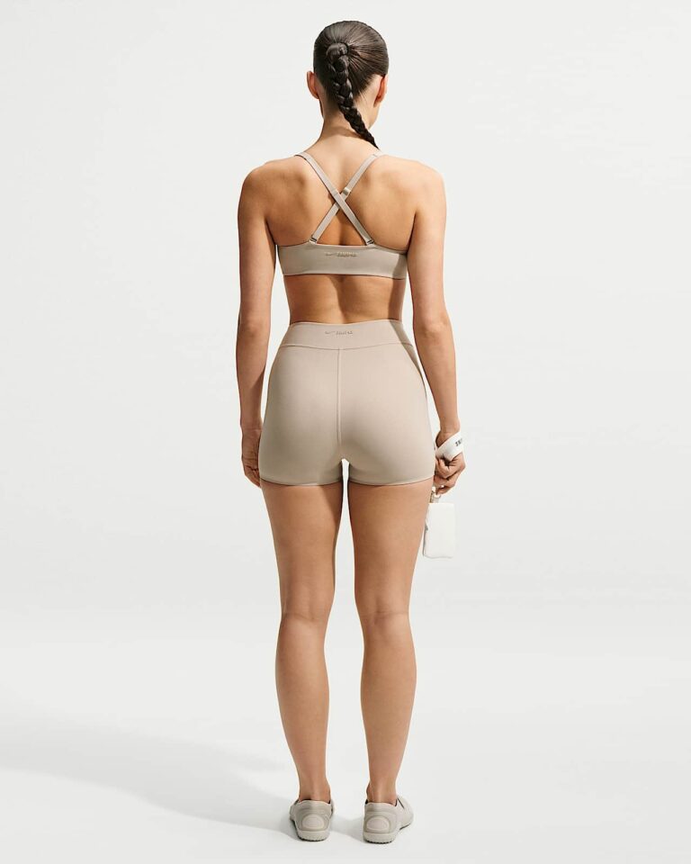 Шорты NikeSKIMS Studio Stretch 2″ Shorts «Linen» Женская