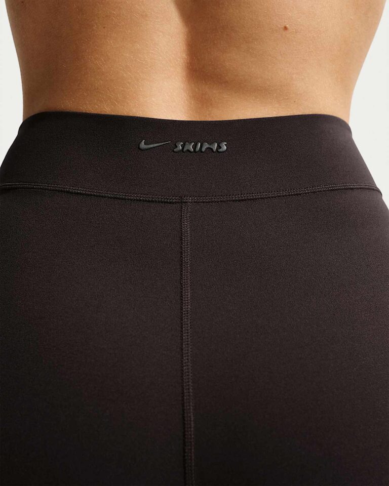 Шорты NikeSKIMS Studio Stretch 2″ Shorts «Dark Roast» Женская