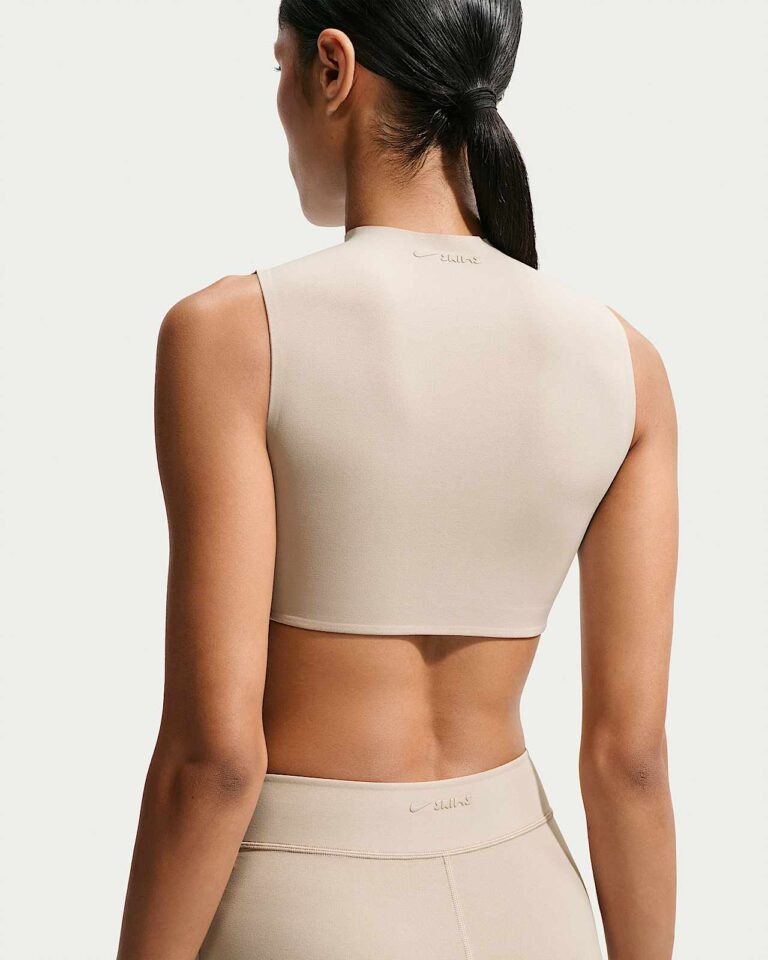 Топ NikeSKIMS Studio Stretch Light-Support Mock Neck Sports Bra «Linen» Женская