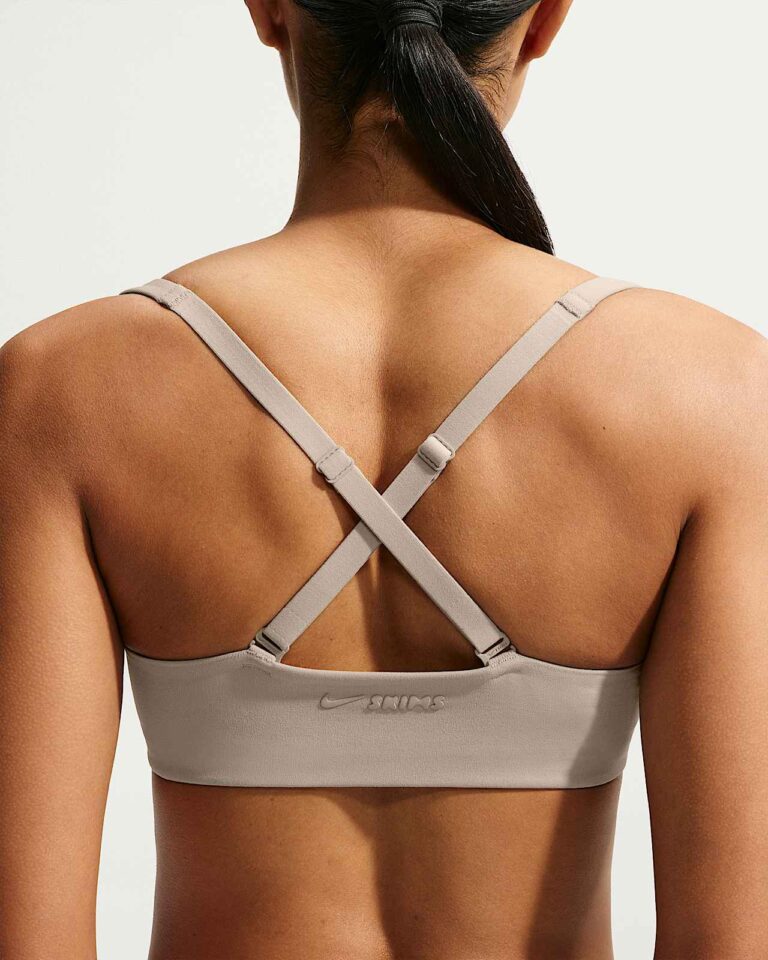 Топ NikeSKIMS Studio Stretch Micro Sports Bra «Linen» Женская