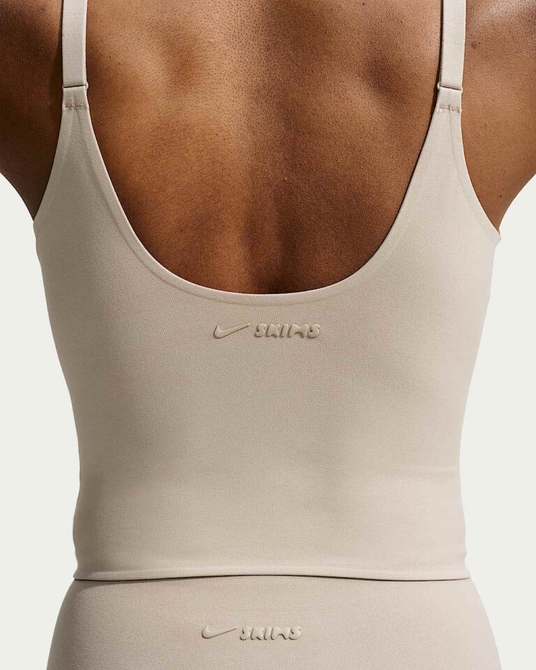 Майка NikeSKIMS Studio Stretch Plunge Tank «Linen» Женская