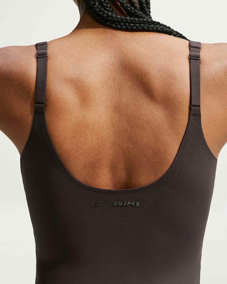 Майка NikeSKIMS Studio Stretch Plunge Tank «Dark Roast» Женская